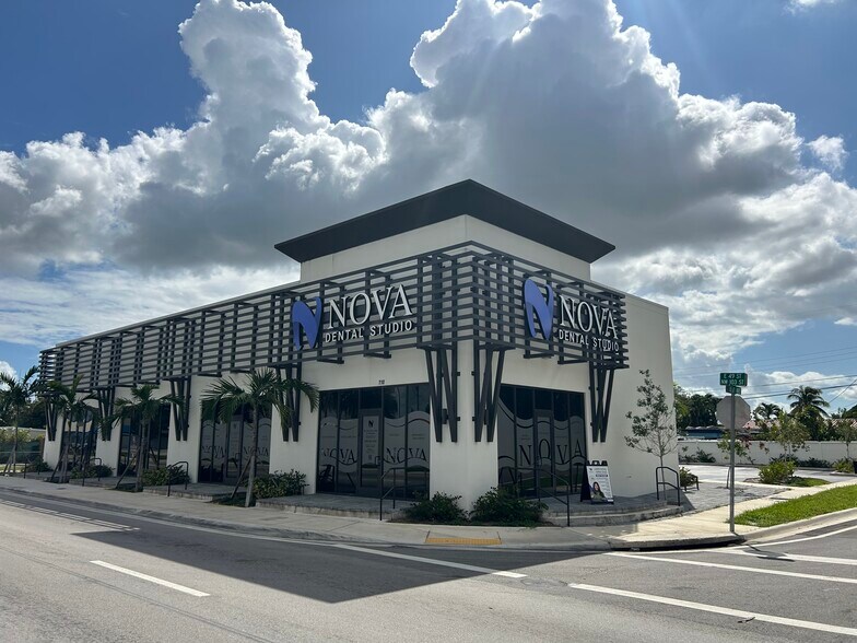 710 E 49th St, Hialeah, FL à vendre - Photo principale – Image 1 sur 8