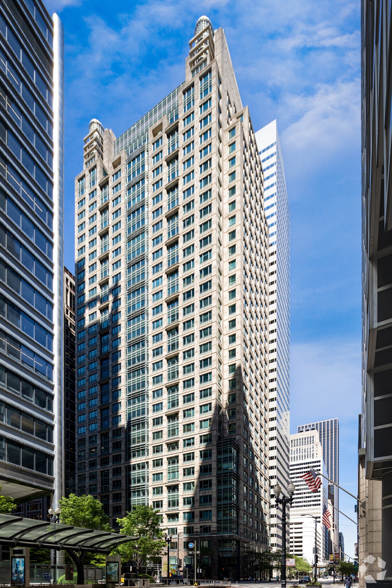 1 N Franklin St, Chicago, IL à louer Photo de l’immeuble– Image 1 sur 10