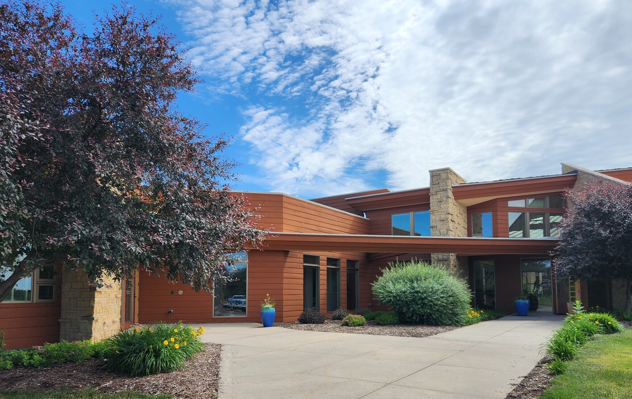 3273 Ridgeway Dr, Coralville, IA à louer Photo de l’immeuble– Image 1 sur 17