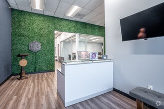 4100 Jurupa St, Ontario, CA à louer Hall d’entrée– Image 1 sur 8