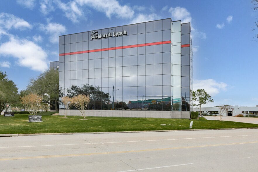 17225 El Camino Real, Houston, TX à louer - Photo de l’immeuble – Image 2 sur 10