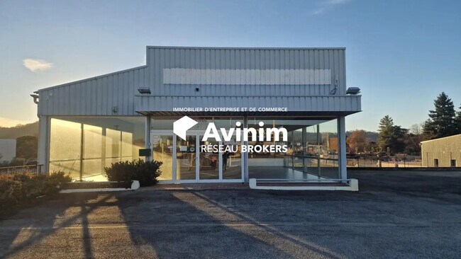 Plus de détails pour Local commercial à louer