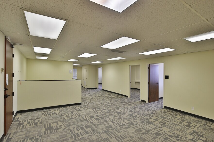 2500 E Colorado Blvd, Pasadena, CA à vendre - Photo de l’immeuble – Image 2 sur 6