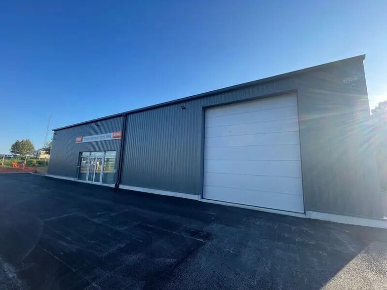 Local d'activités dans Ressons-sur-Matz à vendre - Photo de l’immeuble – Image 1 sur 6