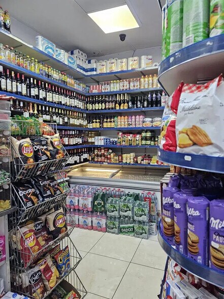 Local commercial dans Paris à vendre - Photo intérieure – Image 2 sur 2