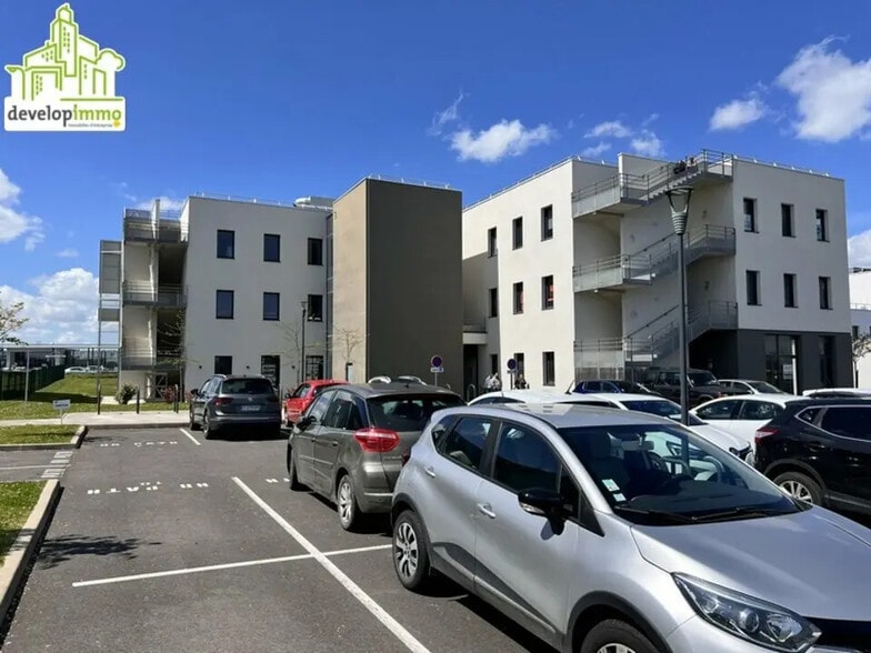 Bureau dans Ifs à louer - Photo de l’immeuble – Image 2 sur 7