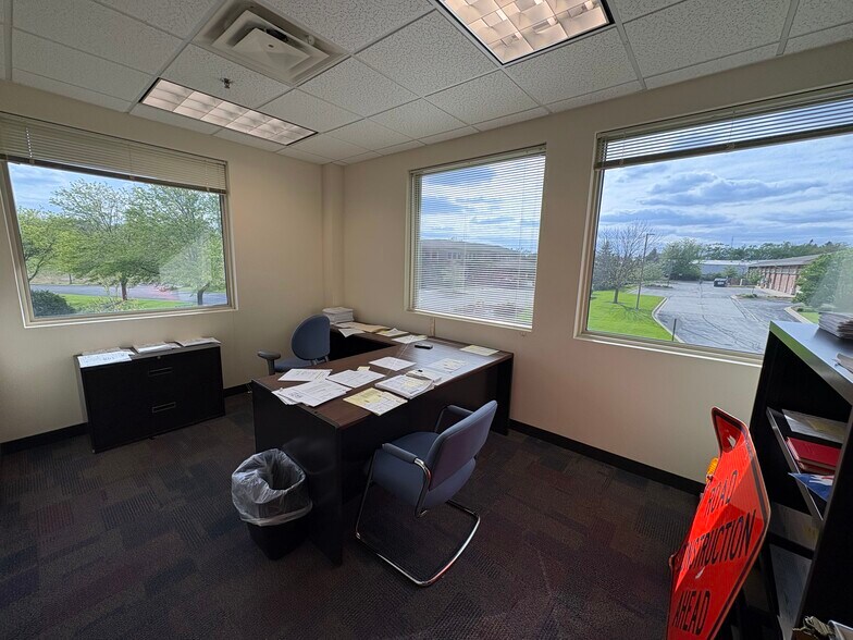 450-480 E Roosevelt Rd, West Chicago, IL à louer - Photo de l’immeuble – Image 3 sur 34