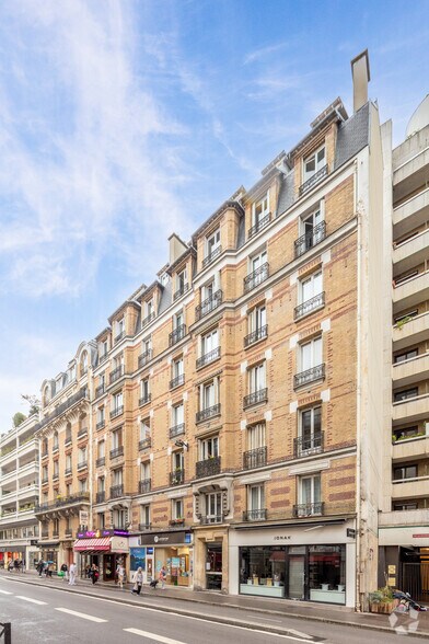 344 Rue De Vaugirard, Paris à louer - Photo principale – Image 1 sur 3