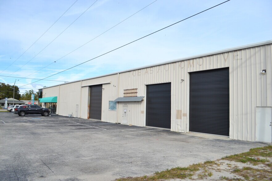 2121-2123 Edgewood Dr, Lakeland, FL à louer - Photo de l’immeuble – Image 2 sur 16