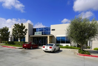 Plus de détails pour 1881 California Ave, Corona, CA - Bureau à louer