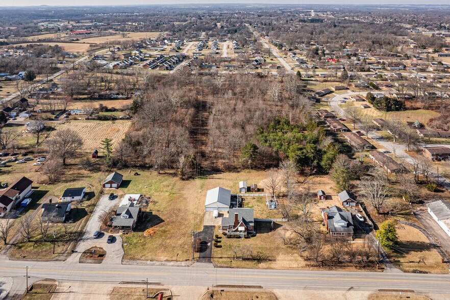 605-S Wilson Rd, Radcliff, KY à vendre - Aérien – Image 1 sur 18