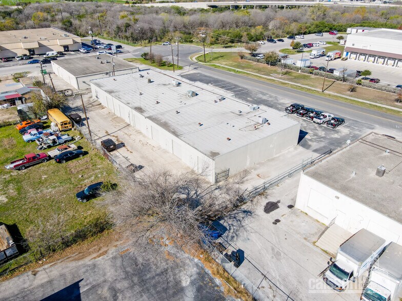 5410-5422 Schertz Rd, San Antonio, TX à louer - Photo de l’immeuble – Image 3 sur 4