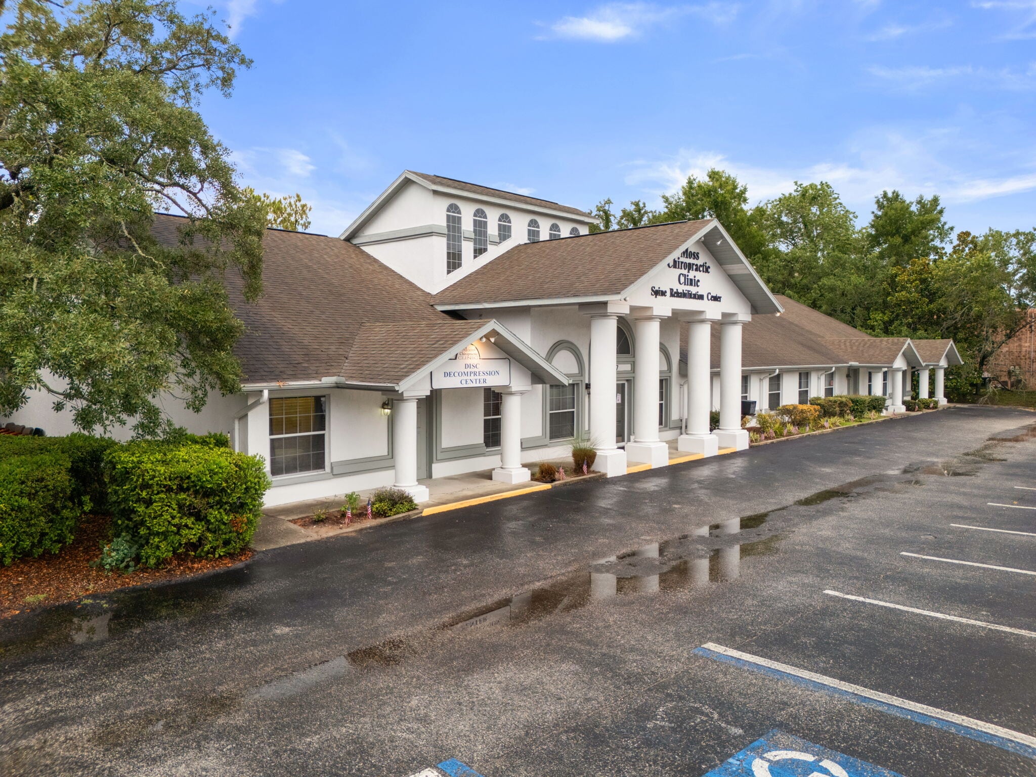 1377 Deltona Blvd, Spring Hill, FL à louer Photo principale– Image 1 sur 19