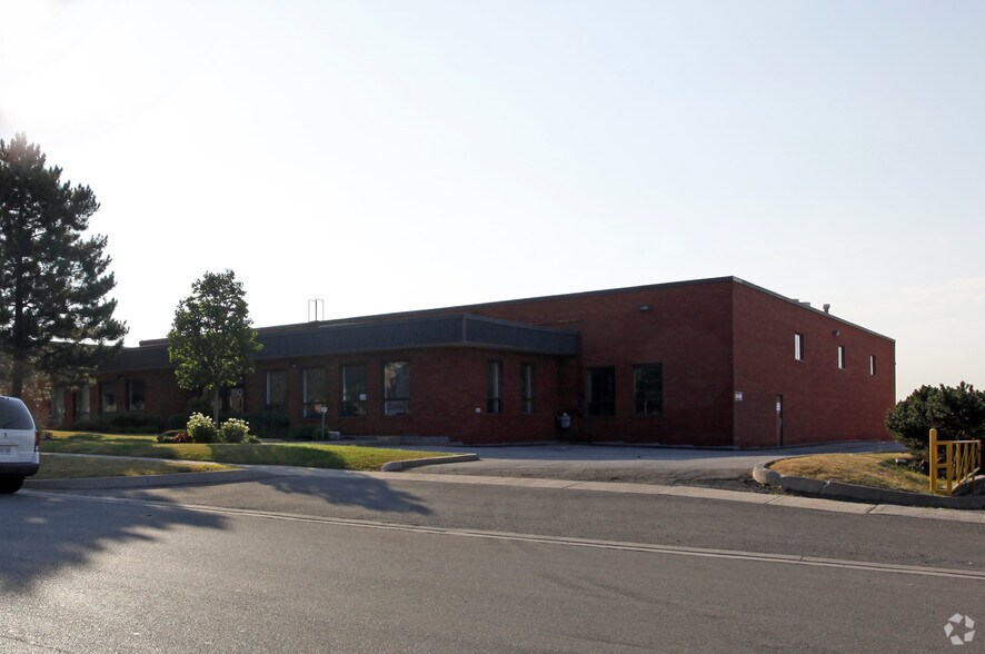 150 Brunel Rd, Mississauga, ON à vendre - Photo de l’immeuble – Image 2 sur 2