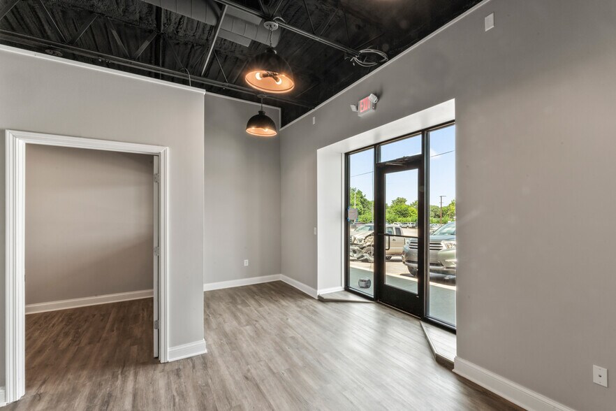 7801-7811 Shawnee Mission Pky, Overland Park, KS à louer - Photo de l’immeuble – Image 1 sur 14