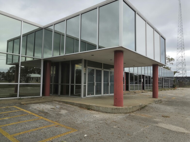 3215 W Oak St, Palestine, TX à louer - Photo de l’immeuble – Image 3 sur 54
