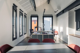 1 Rue Royale, Saint-Cloud à louer Photo intérieure– Image 2 sur 5