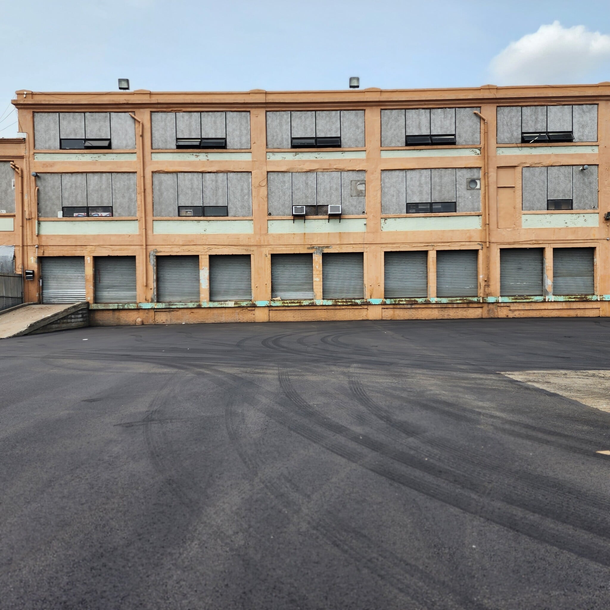 1-29 Lister Ave, Newark, NJ à louer Photo intérieure– Image 1 sur 2