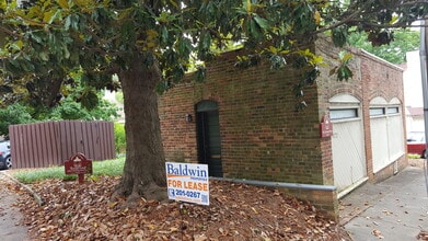 1122 Brookstown Ave, Winston-Salem, NC à louer Photo intérieure– Image 2 sur 3