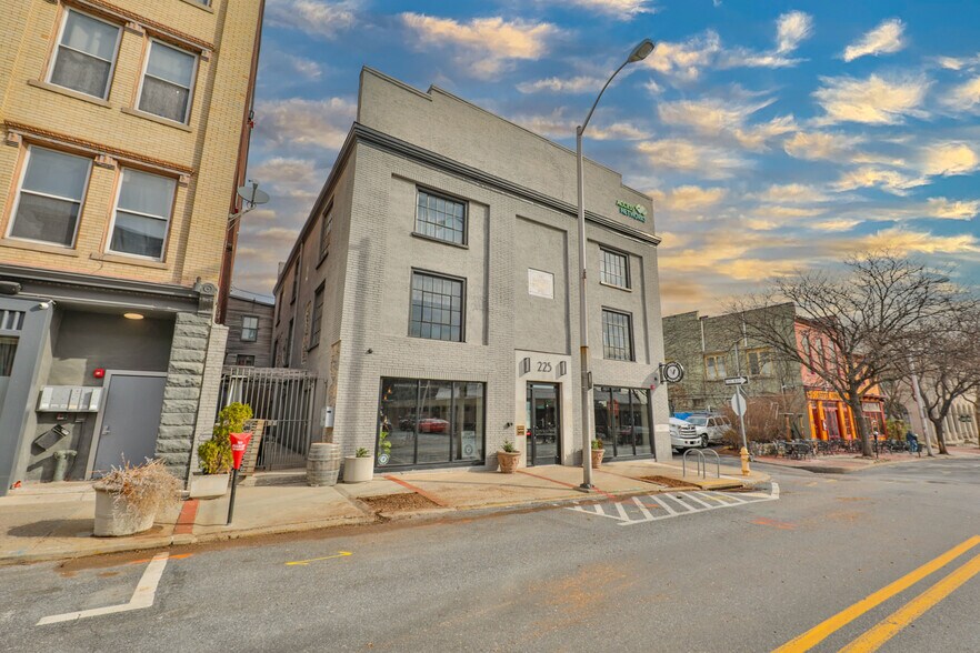 225 Ferry St, Easton, PA à vendre - Photo de l’immeuble – Image 3 sur 36