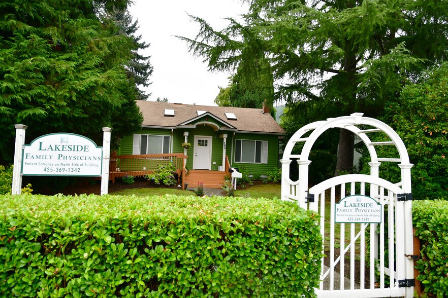 390 E Sunset Way, Issaquah, WA à louer - Photo de l’immeuble – Image 3 sur 16