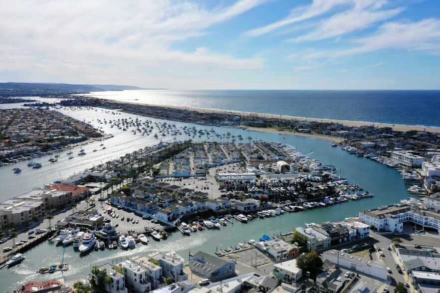 2900 Lafayette Rd, Newport Beach, CA à louer - Aérien – Image 3 sur 14