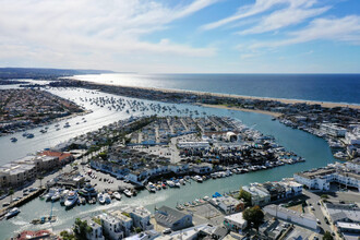 2900 Lafayette Rd, Newport Beach, CA - VUE AÉRIENNE  vue de carte - Image1