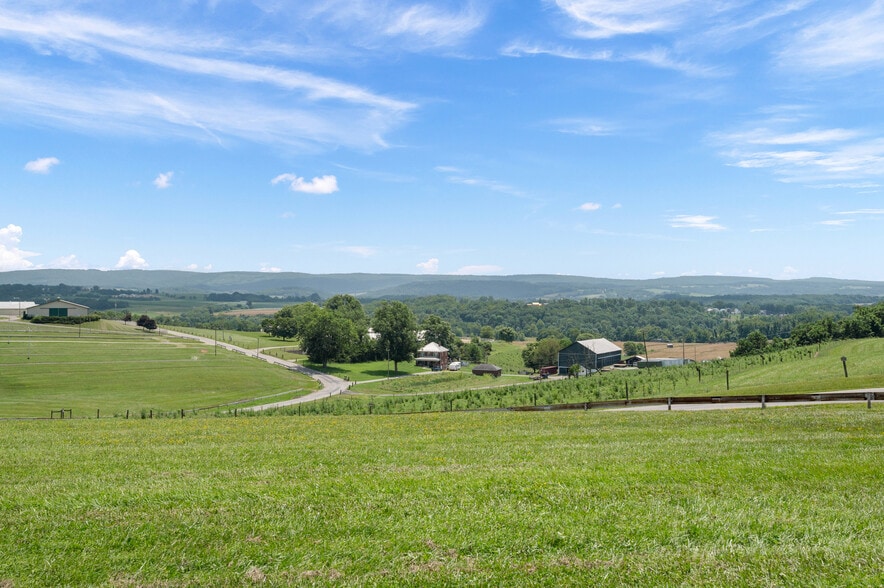 2006 Mount Pleasant Rd, Greensburg, PA à vendre - Photo de l’immeuble – Image 3 sur 29