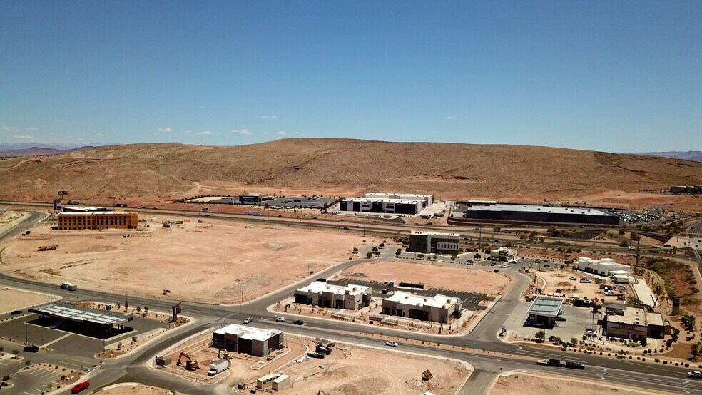 4655 S Pioneer Rd, St George, UT à louer - Photo de l’immeuble – Image 2 sur 11