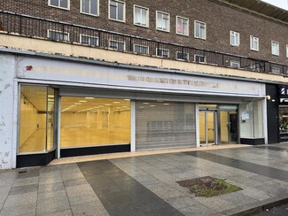 Plus de détails pour 33-37 The Broadway, Loughton - Local commercial à louer