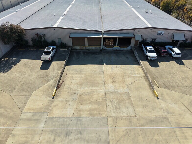 2202 E Union Bower Rd, Irving, TX à louer - Photo de l’immeuble – Image 2 sur 8