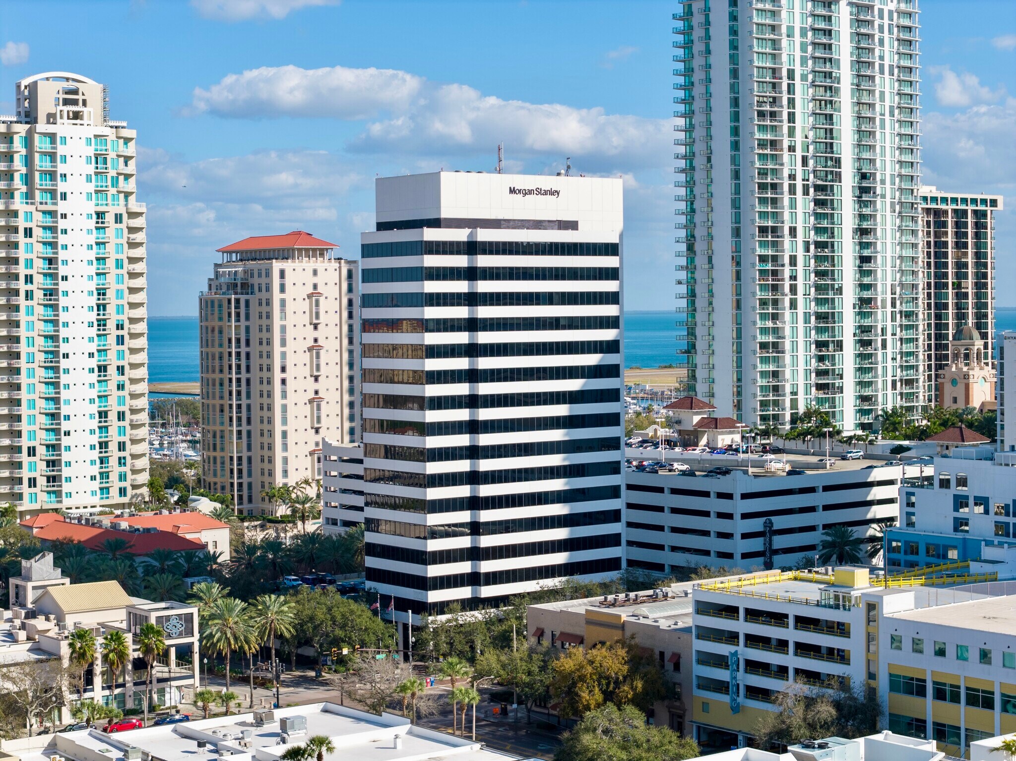 150 2nd Ave N, Saint Petersburg, FL à louer Photo principale– Image 1 sur 10