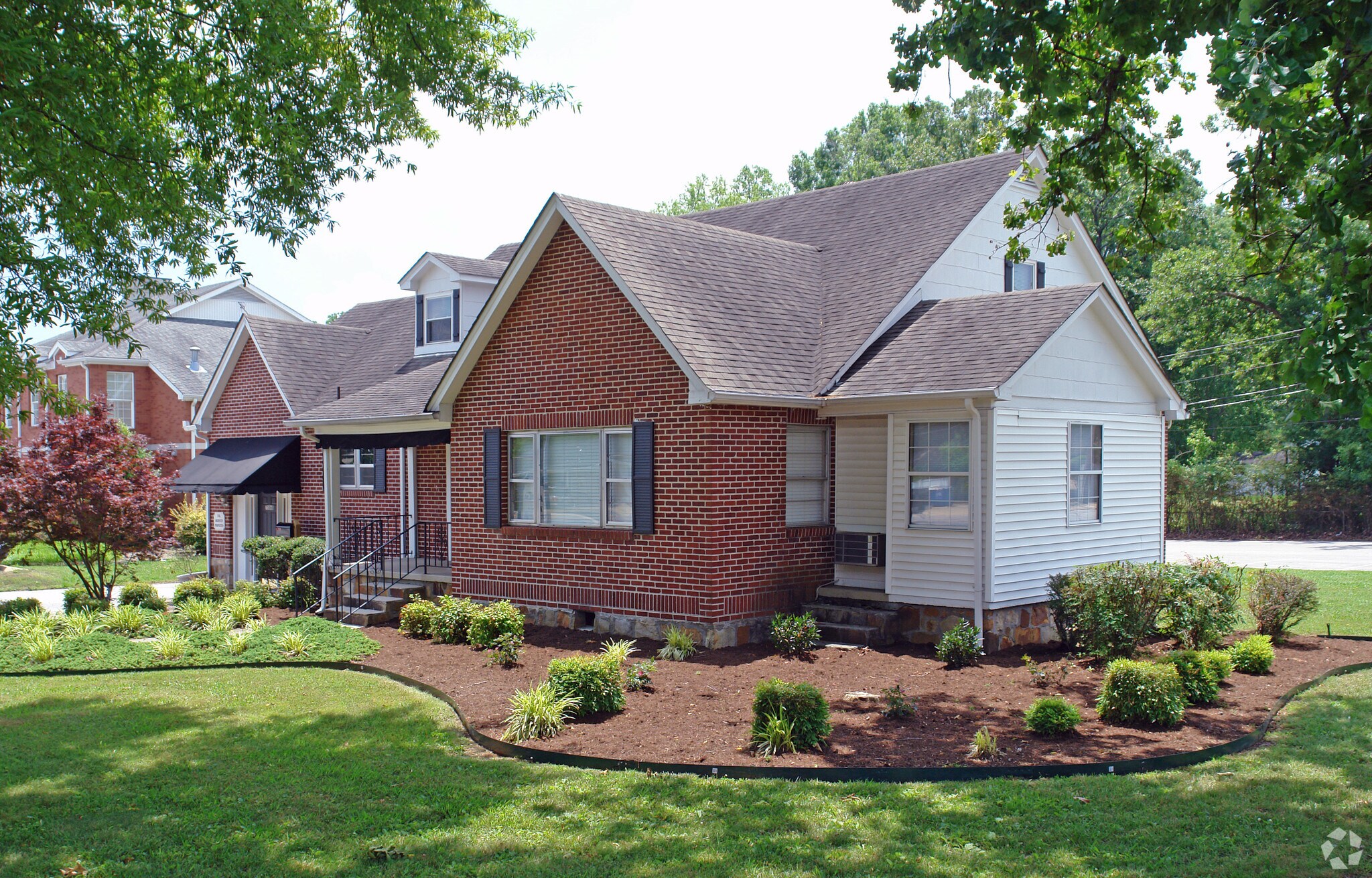 7506 E Brainerd Rd, Chattanooga, TN à louer Photo principale– Image 1 sur 9
