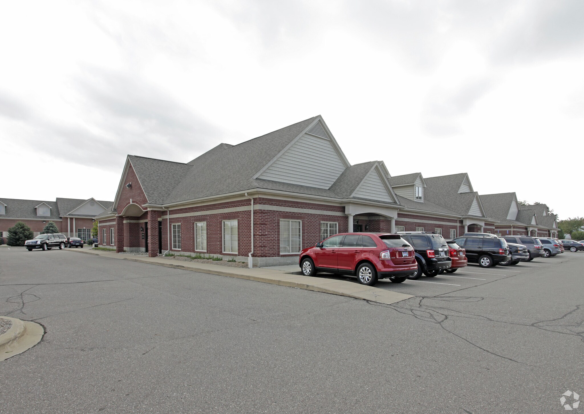 43145-43205 Schoenherr Rd, Sterling Heights, MI à vendre Photo principale– Image 1 sur 4