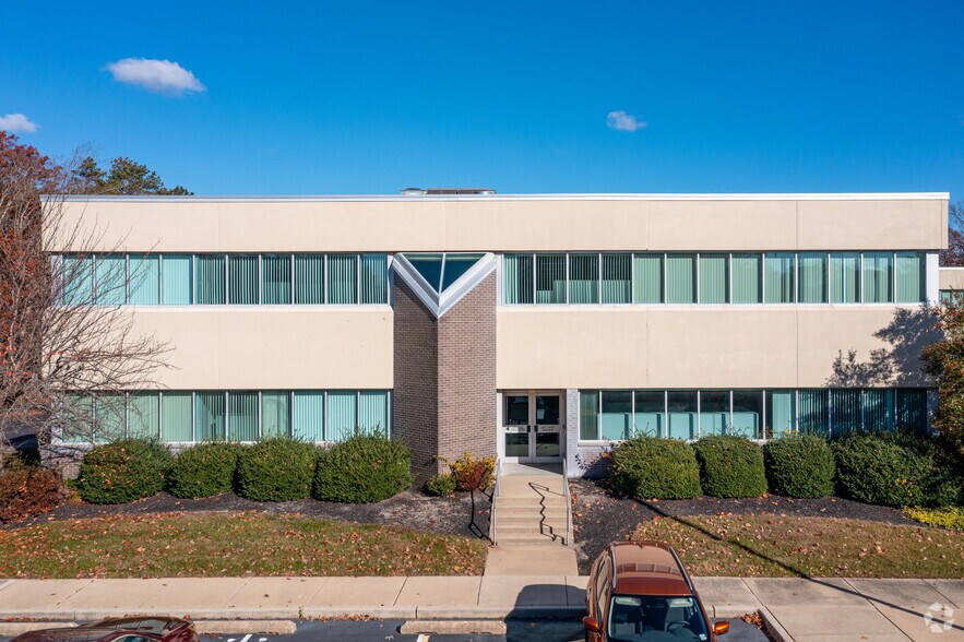 100 Decadon Dr, Egg Harbor Township, NJ à louer - Photo de l’immeuble – Image 2 sur 7
