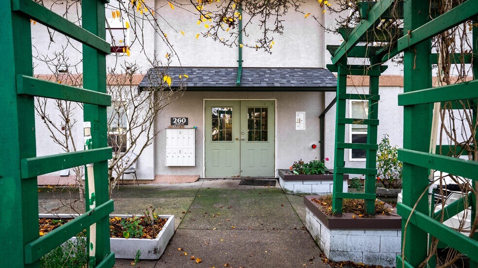 260 Craig St, Nanaimo, BC à vendre - Photo principale – Image 1 sur 9