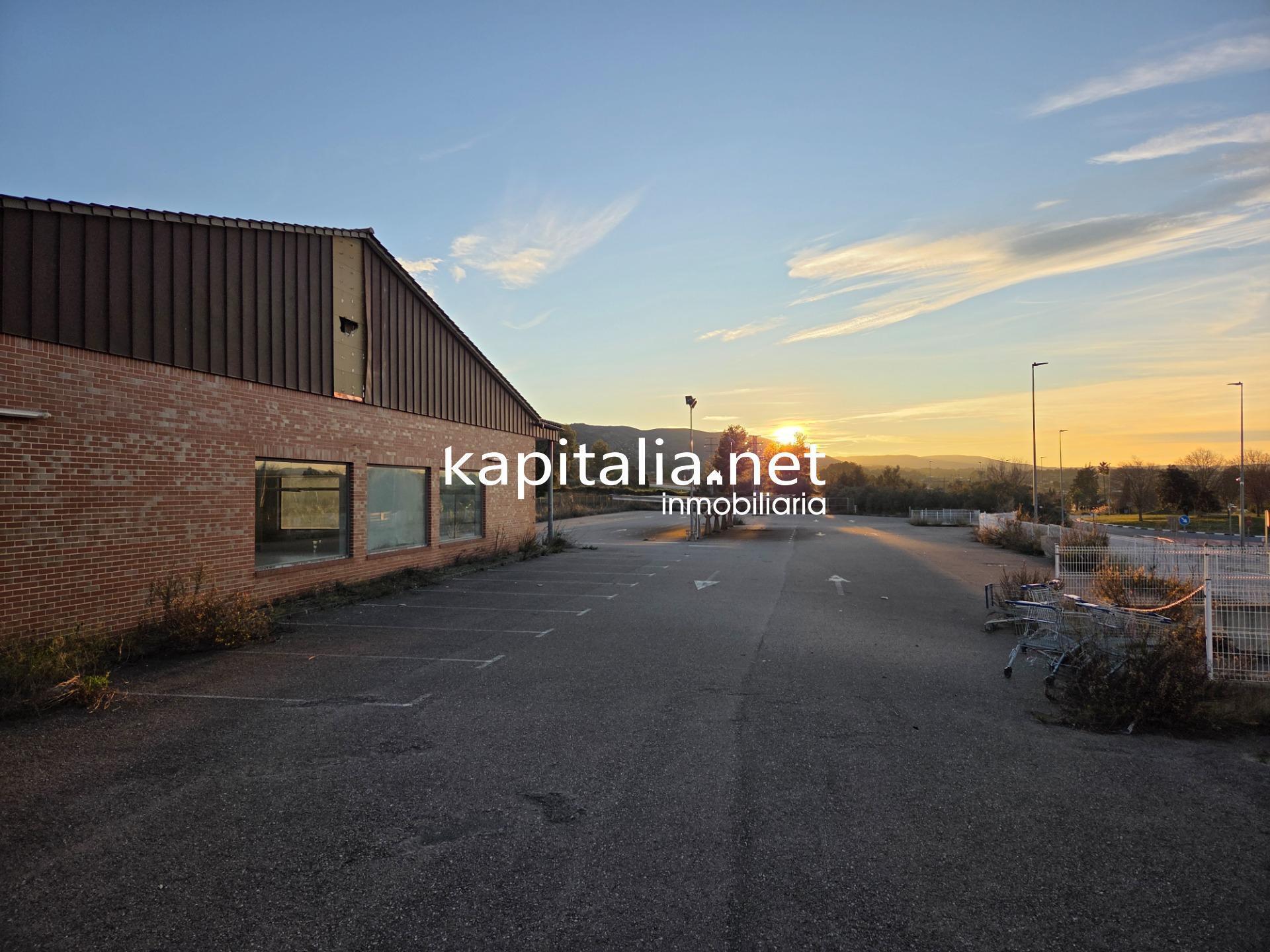 Industriel/Logistique dans Ontinyent à louer Photo de l’immeuble– Image 1 sur 12