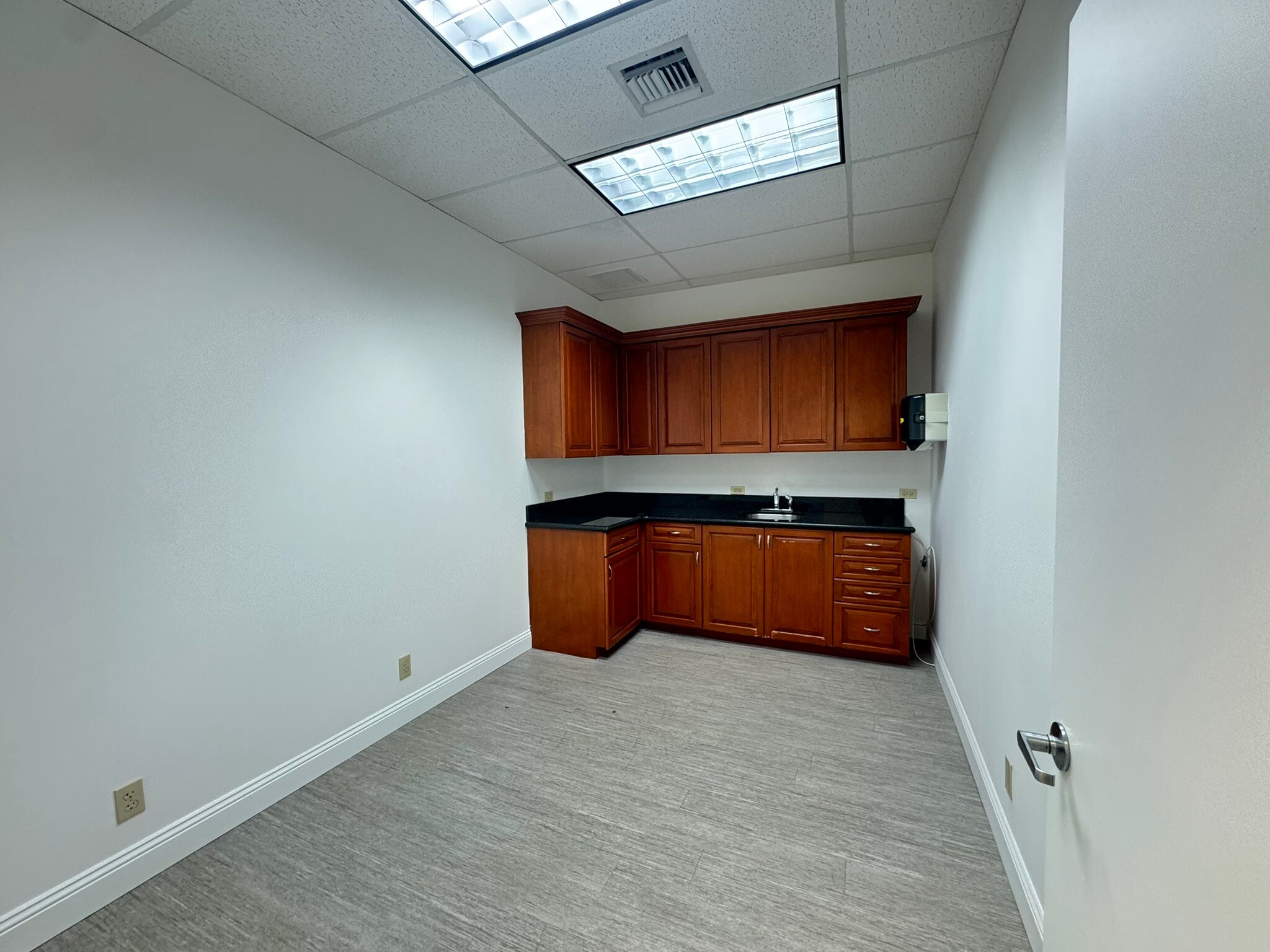 5440 NW 33rd Ave, Fort Lauderdale, FL à louer Photo intérieure– Image 1 sur 13