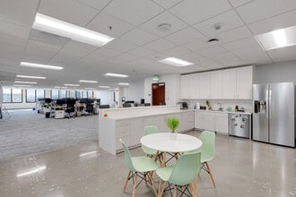 75 E Santa Clara St, San Jose, CA à louer Photo intérieure– Image 2 sur 18