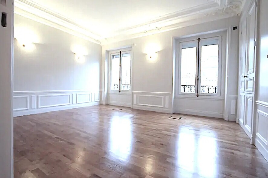 Bureau dans Paris à louer - Photo de l’immeuble – Image 3 sur 4