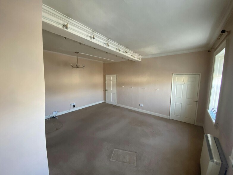 22 High St, Bawtry à louer - Photo de l’immeuble – Image 3 sur 7