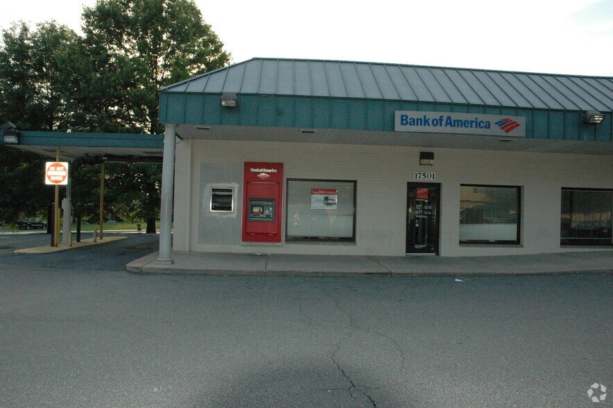 17501-17533 Redland Rd, Derwood, MD à louer - Photo de l’immeuble – Image 2 sur 4