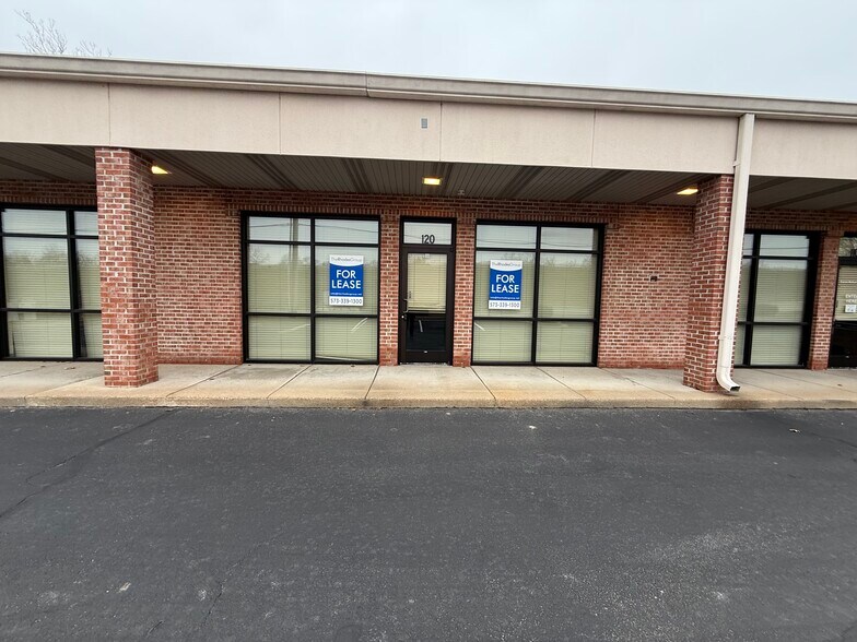 3677 W Outer Rd, Arnold, MO à louer - Photo de l’immeuble – Image 2 sur 10