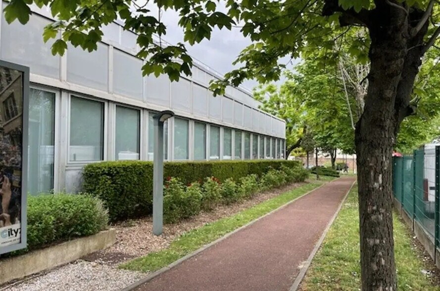71-73 Rue Noël Pons, Nanterre à louer - Photo de l’immeuble – Image 2 sur 9