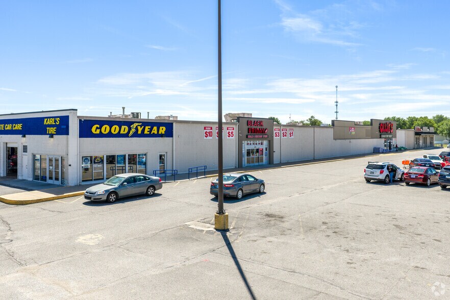 4830-4958 S Broadway St, Wichita, KS à louer - Photo de l’immeuble – Image 2 sur 8