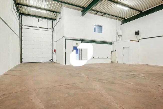 Plus de détails pour Bureau, Industriel/Logistique à louer