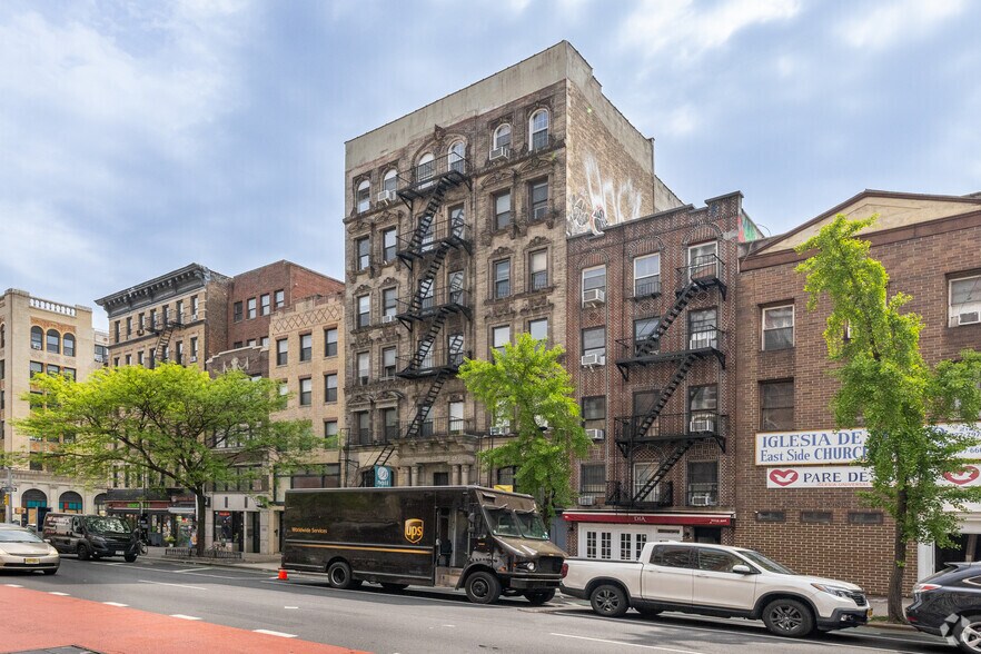60-62 2nd Ave, New York, NY à louer - Photo de l’immeuble – Image 3 sur 5