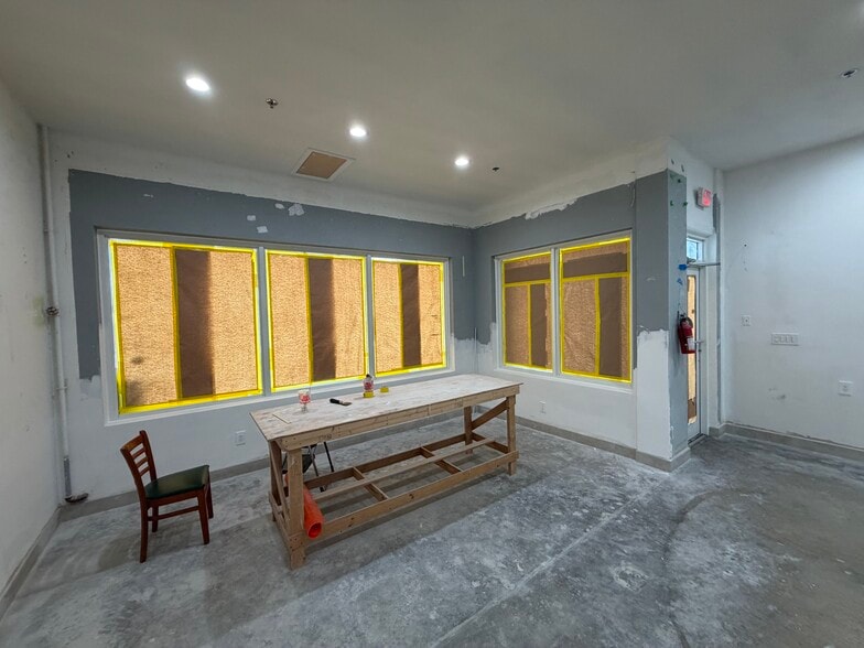 1558 Alton Rd, Miami Beach, FL à louer - Photo intérieure – Image 2 sur 31