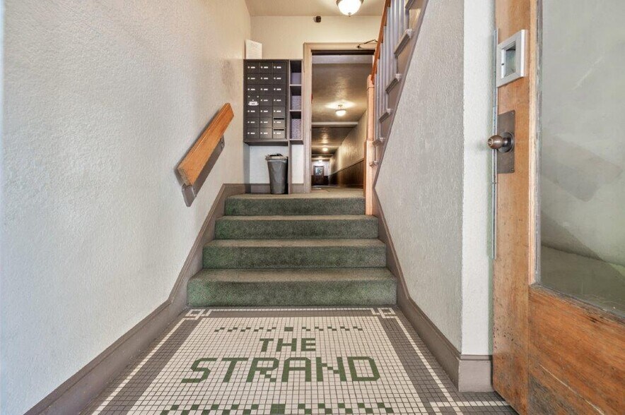 221 Belmont Ave E, Seattle, WA à vendre - Photo de l’immeuble – Image 3 sur 5