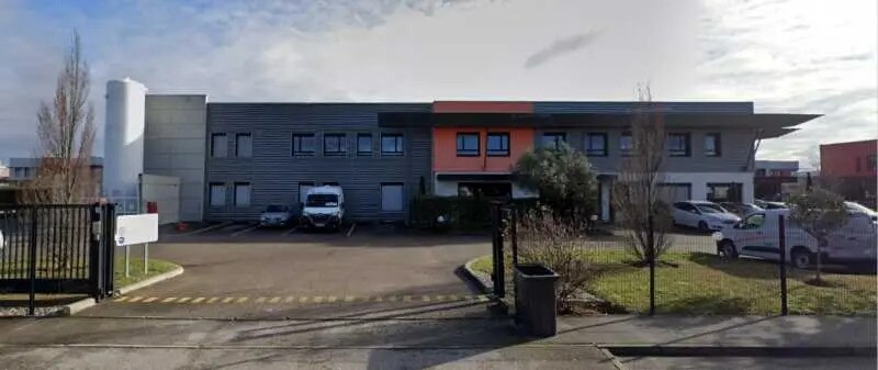 Local d'activités dans Saint-Priest à vendre Photo de l’immeuble– Image 1 sur 2